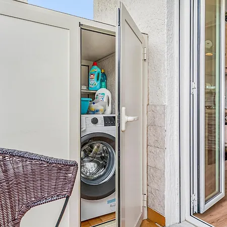 Accogliente E Moderno Bivani A 2 Minuti A Piedi Dalla Spiaggia-centro Con Parcheggio Riservato Διαμέρισμα Giardini Naxos