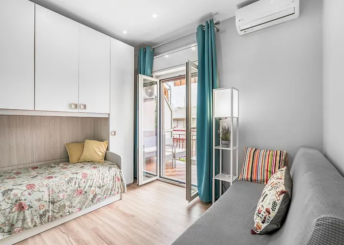 Accogliente E Moderno Bivani A 2 Minuti A Piedi Dalla Spiaggia-centro Con Parcheggio Riservato Apartment Giardini-Naxos