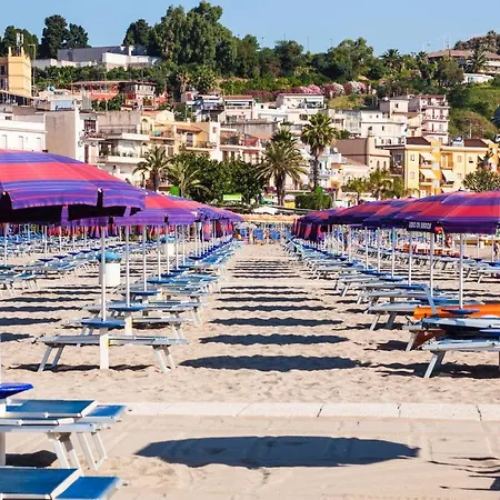Accogliente E Moderno Bivani A 2 Minuti A Piedi Dalla Spiaggia-centro Con Parcheggio Riservato Apartment *