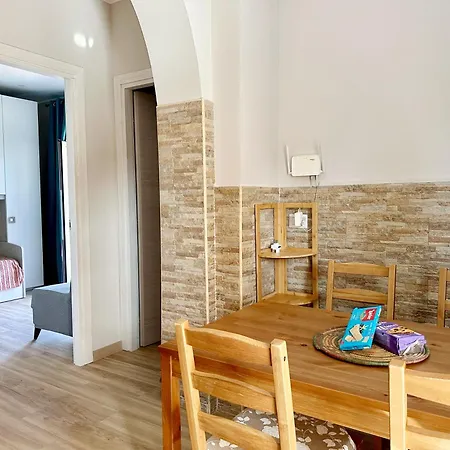 Accogliente E Moderno Bivani A 2 Minuti A Piedi Dalla Spiaggia-centro Con Parcheggio Riservato Apartment Giardini Naxos