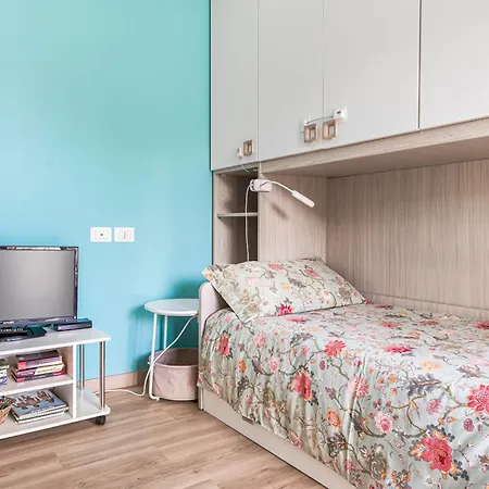 Apartment Accogliente E Moderno Bivani A 2 Minuti A Piedi Dalla Spiaggia-centro Con Parcheggio Riservato Giardini Naxos