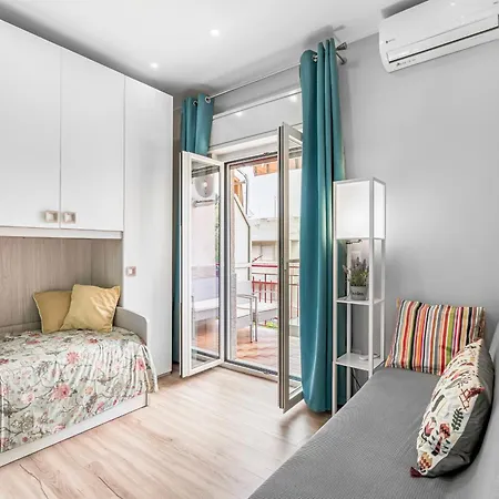 Accogliente E Moderno Bivani A 2 Minuti A Piedi Dalla Spiaggia-centro Con Parcheggio Riservato Apartment Giardini Naxos