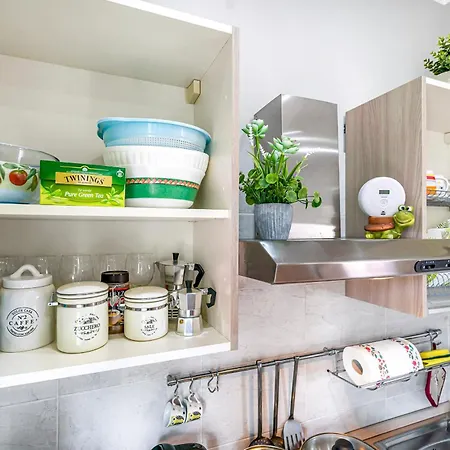 Accogliente E Moderno Bivani A 2 Minuti A Piedi Dalla Spiaggia-centro Con Parcheggio Riservato Giardini-Naxos