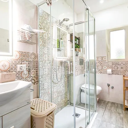 Accogliente E Moderno Bivani A 2 Minuti A Piedi Dalla Spiaggia-centro Con Parcheggio Riservato Апартаменты *