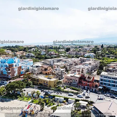 Accogliente E Moderno Bivani A 2 Minuti A Piedi Dalla Spiaggia-centro Con Parcheggio Riservato Апартаменты Джардини-Наксос