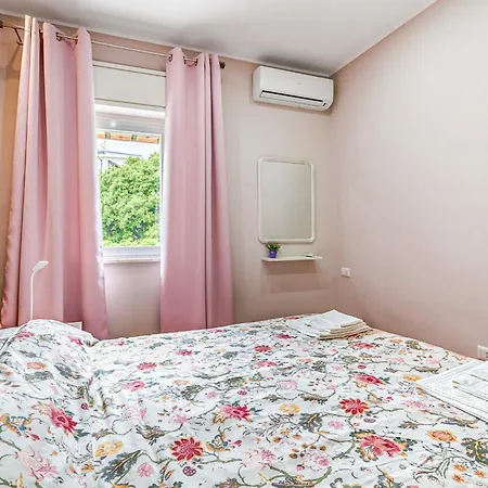 Accogliente E Moderno Bivani A 2 Minuti A Piedi Dalla Spiaggia-centro Con Parcheggio Riservato * Джардини-Наксос